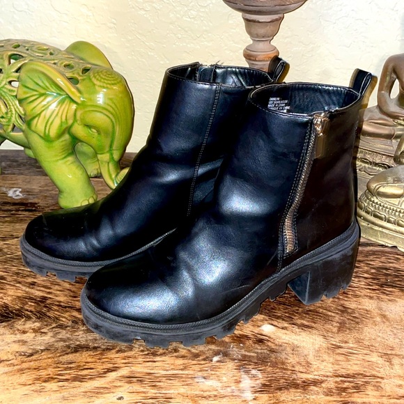 Danilyn Lugsole Bootie - Picture 8 of 8